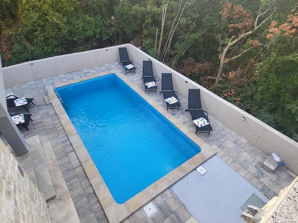 Holiday Home Joly Malinska Kroatien